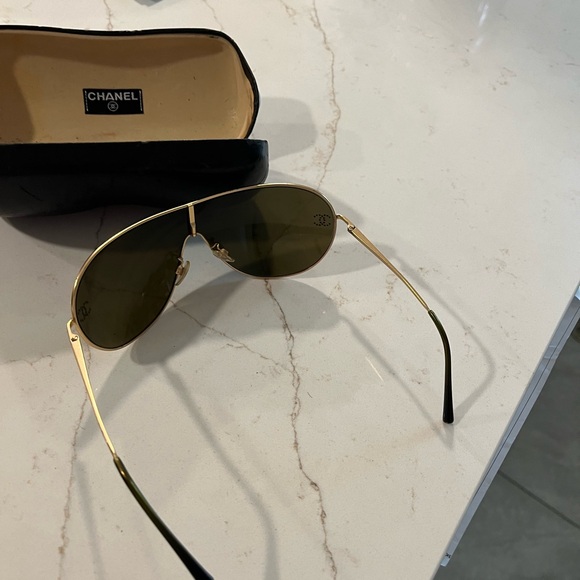 chanel for the GAWDs - Picture 3 of 6